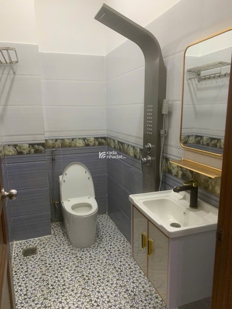  Nhà BTCT 4 lầu 68m2(4*17) chính chủ xây kiên cố,ngay ngã tư 4 xã-4PN giá chỉ 7 tỷ nhỉnh xíu(TL )