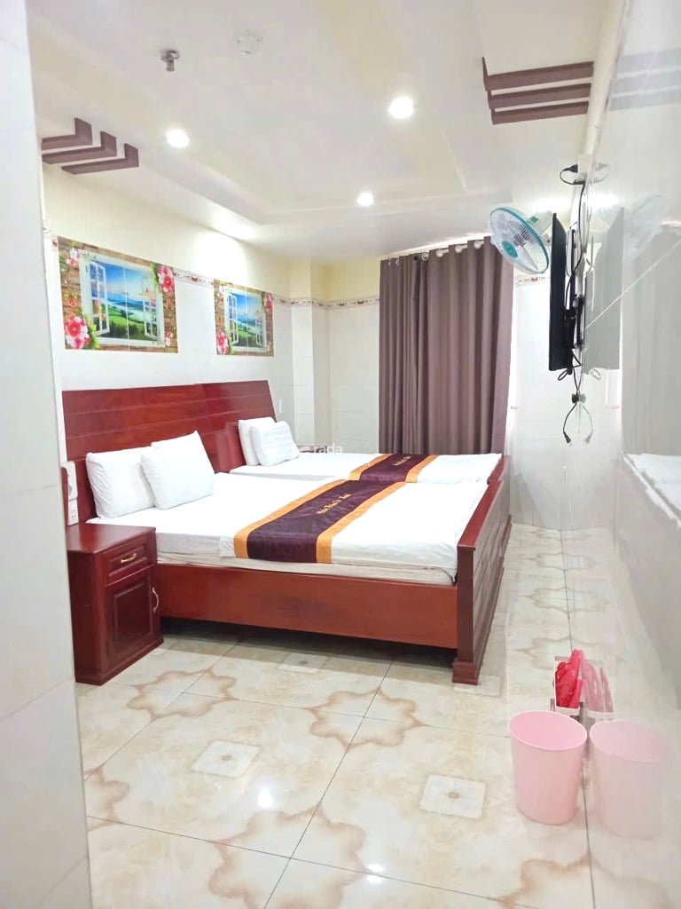 KHÁCH SẠN CAO CẤP - ĐƯỜNG ÔTÔ TRÁNH - HẦM  7 TẦNG – 38 PHÒNG FULL NỘI THẤT – DÒNG TIỀN 220TR/THÁNG