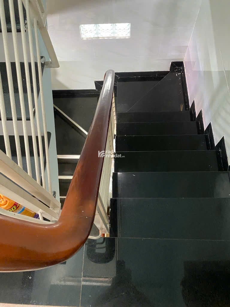 Bán nhà mặt tiền đường số 11 Hiệp Bình Chánh, Thủ Đức, 113m2, 3 tầng 4PN 4WC, đường xe hơi tránh