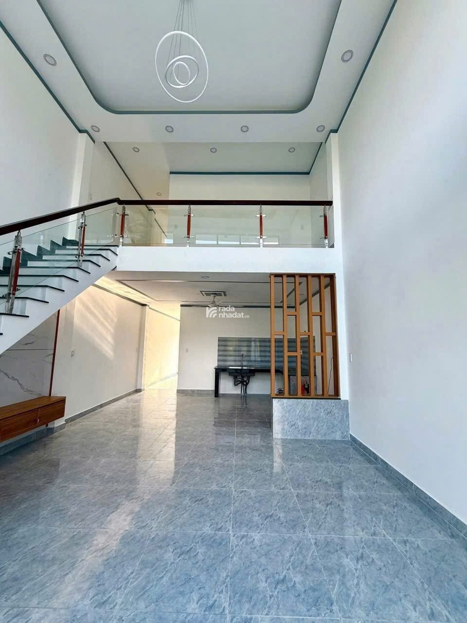 XẢ LỖ! BÁN NHÀ ĐẸP Trần Quang Khải, Phường Tân Định, Quận 1 GẦN MẶT TIỀN- 2 TẦNG-2PN