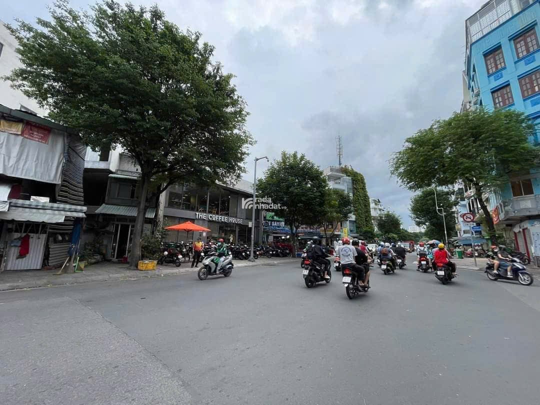 Bán gấp! Mặt tiền Hoàng Việt - DT: 8x20m - 9 tầng - HĐT: 200tr/th - giá bán: 45 tỷ thương lượng