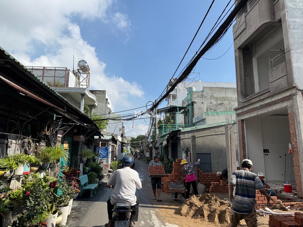 BÁN NHÀ MẶT TIỀN K. DOANH TỐT, GẦN CHỢ TAM HÀ, DÒNG TIỀN ỔN ĐỊNH, 5X25 CHỈ 9,5 TỶ.