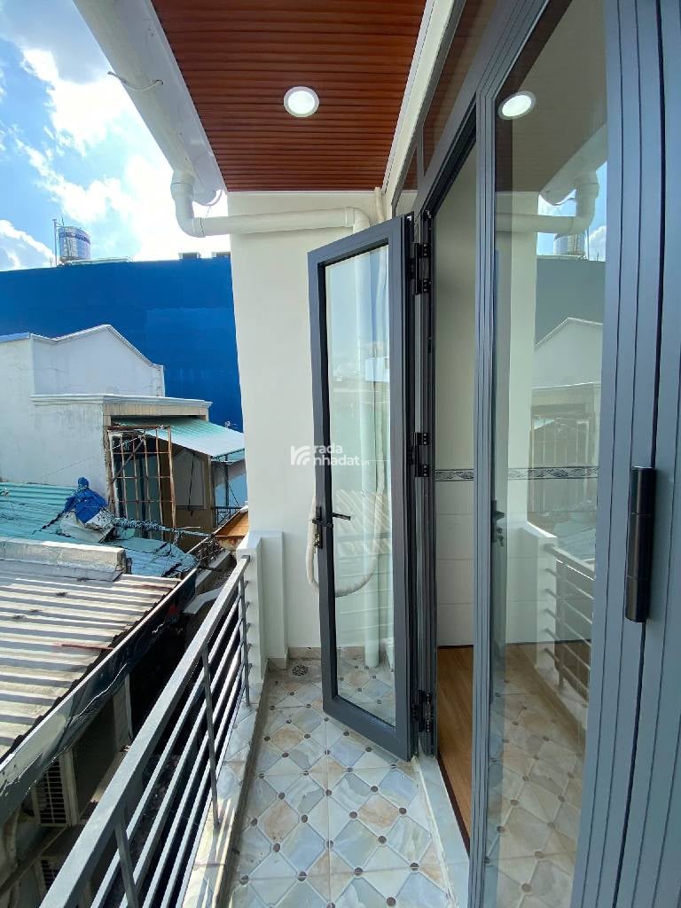 Nhà đẹp ngay trung tâm Quận 11, tiện ích đầy đủ 