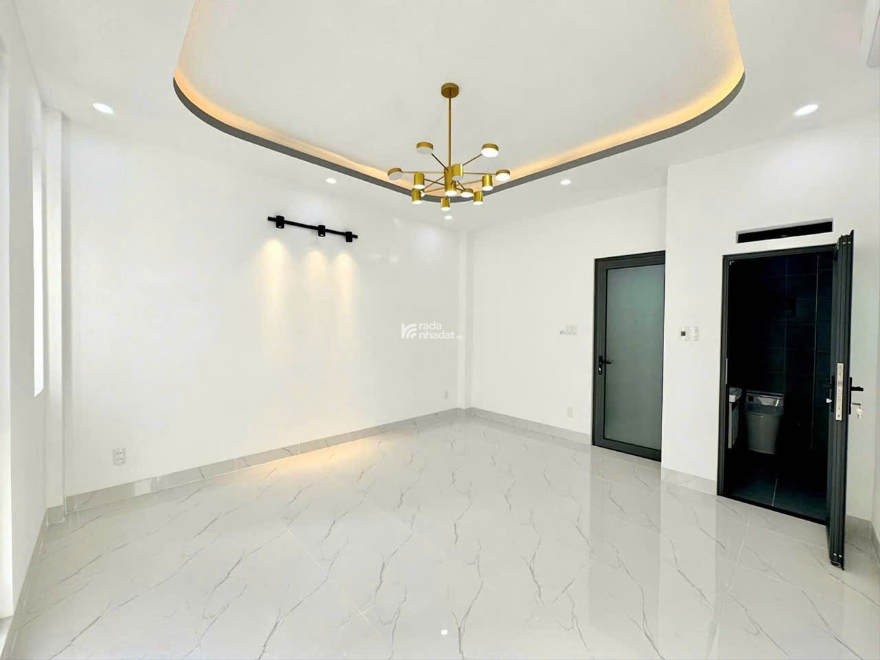 chủ cần bán nhà giá 3 tỷ 850tr gần sân bay đường phổ quang tân bình SHR