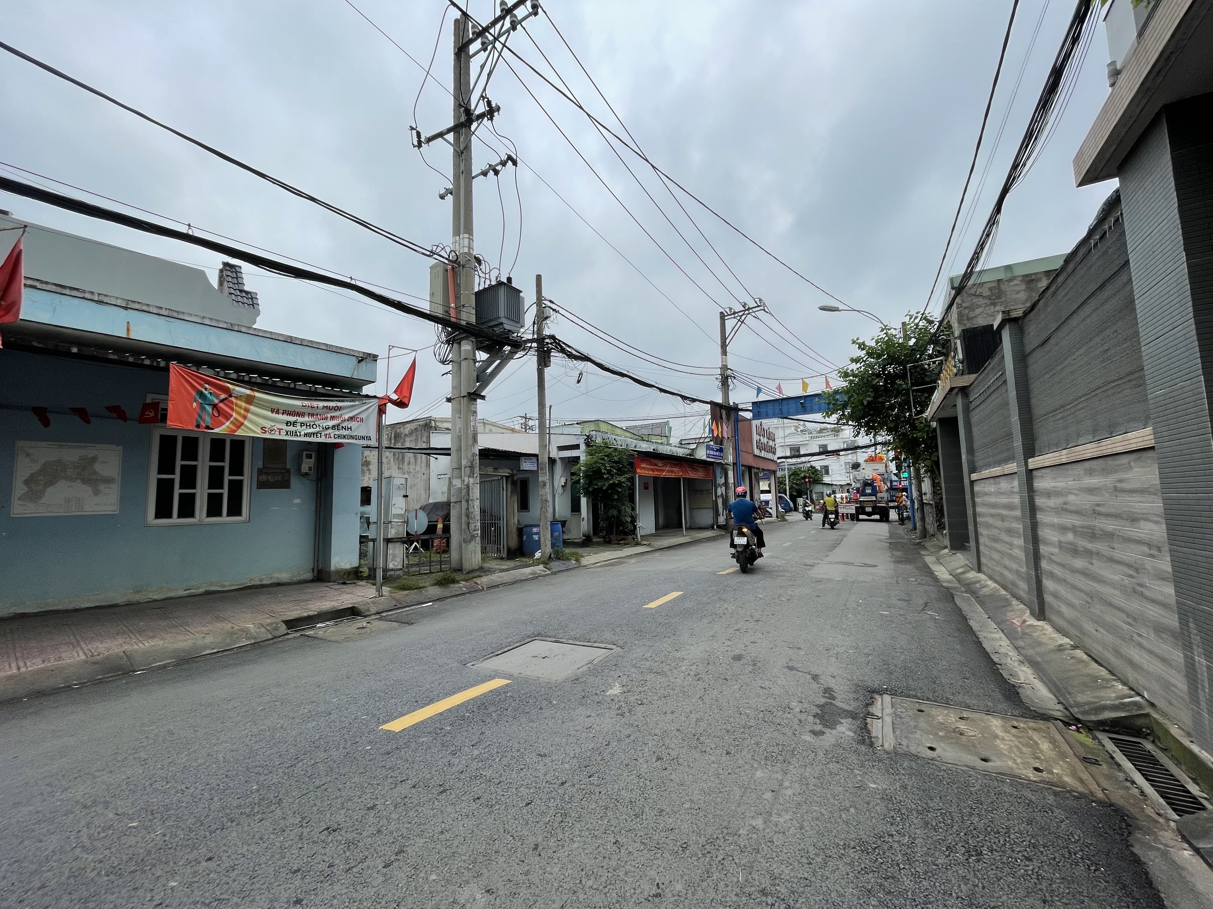 BÁN KHÁCH SẠN 16 PHÒNG - THANG MÁY - LÊ VĂN KHƯƠNG, HIỆP THÀNH, Q12 - THU NHẬP 80 TRIỆU/THÁNG 