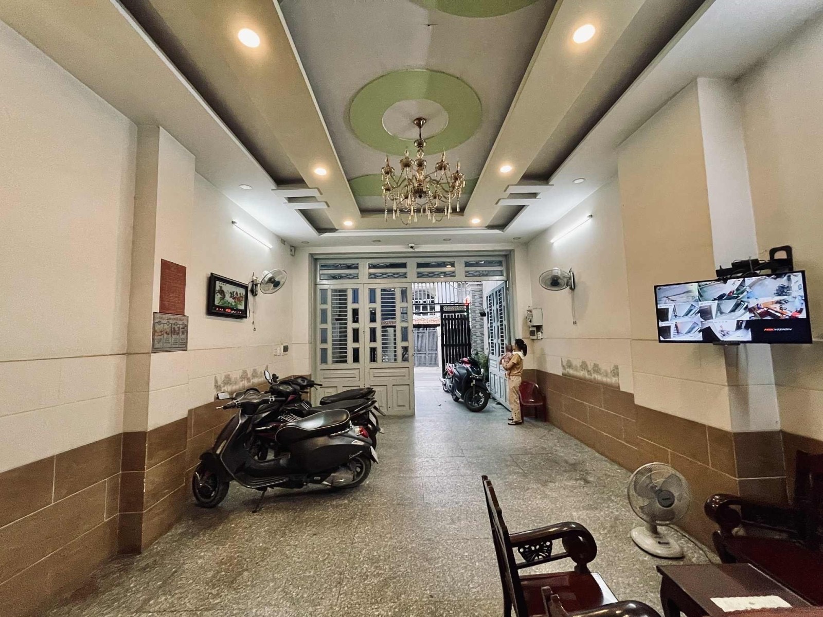 BÁN KHÁCH SẠN 16 PHÒNG - THANG MÁY - LÊ VĂN KHƯƠNG, HIỆP THÀNH, Q12 - THU NHẬP 80 TRIỆU/THÁNG 