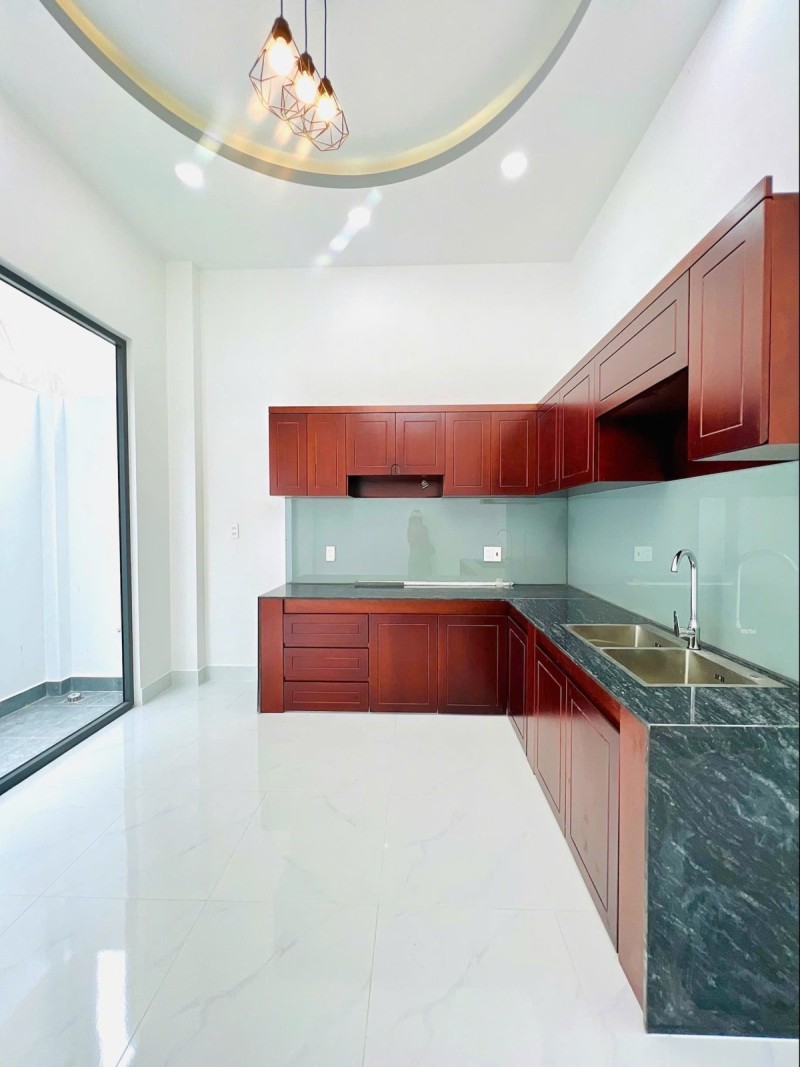 Bán Nhà Long Phước Thủ Đức - HXH - 3 Tầng - 3PN. Giá Nhỉnh 4 Tỷ