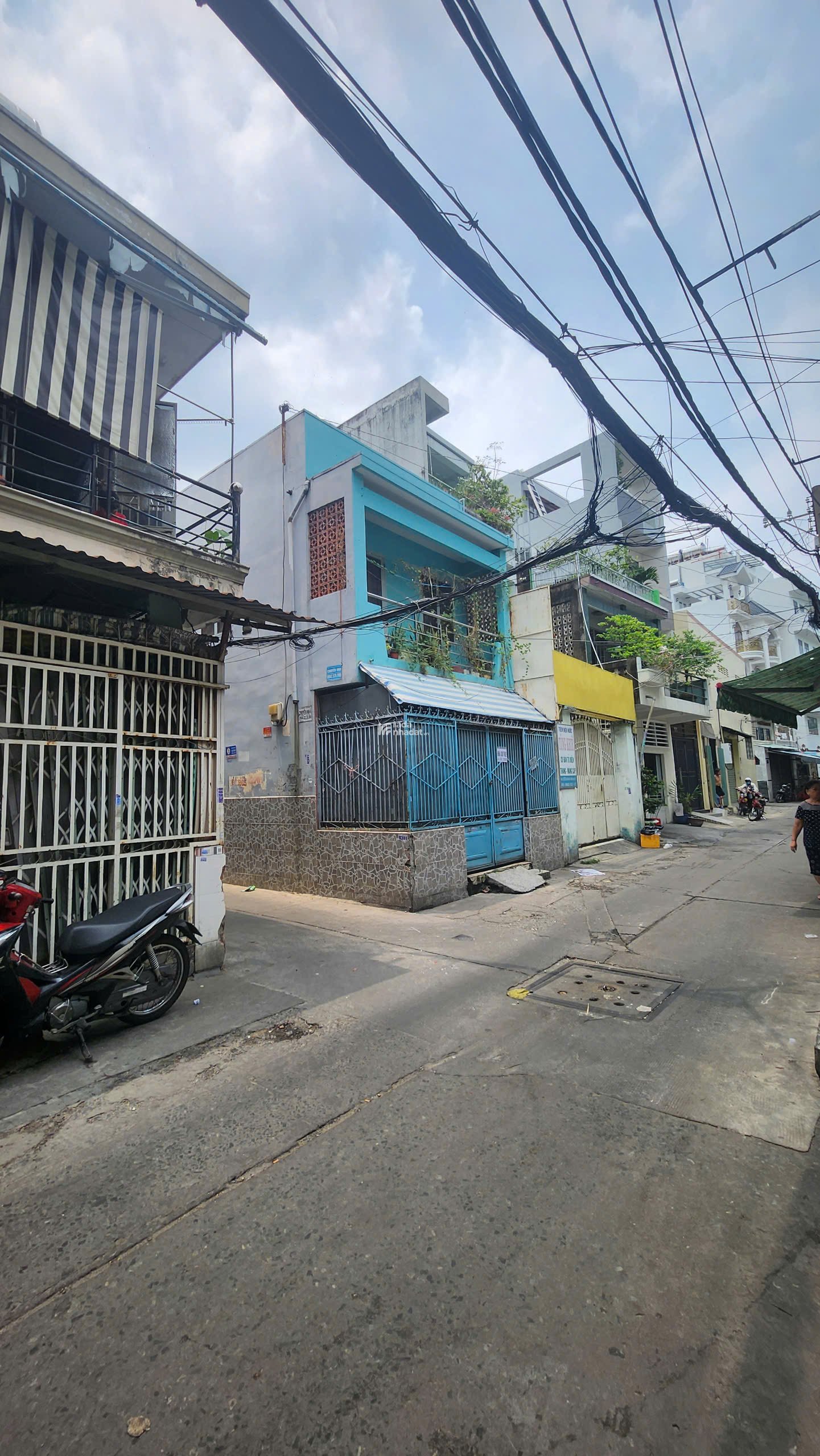 BÁN ĐẤT TẶNG NHÀ HOÀNG XUÂN NHỊ, P. TÂN PHÚ, Trung tâm SG giá chỉ 50tr/m2 cực hiếm hoi.