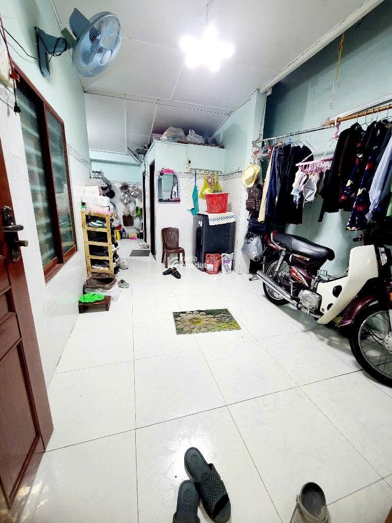 NHÀ SÁT MẶT TIỀN PHÚ ĐỊNH, 100M2, 6.2x16M, 6 TỶ