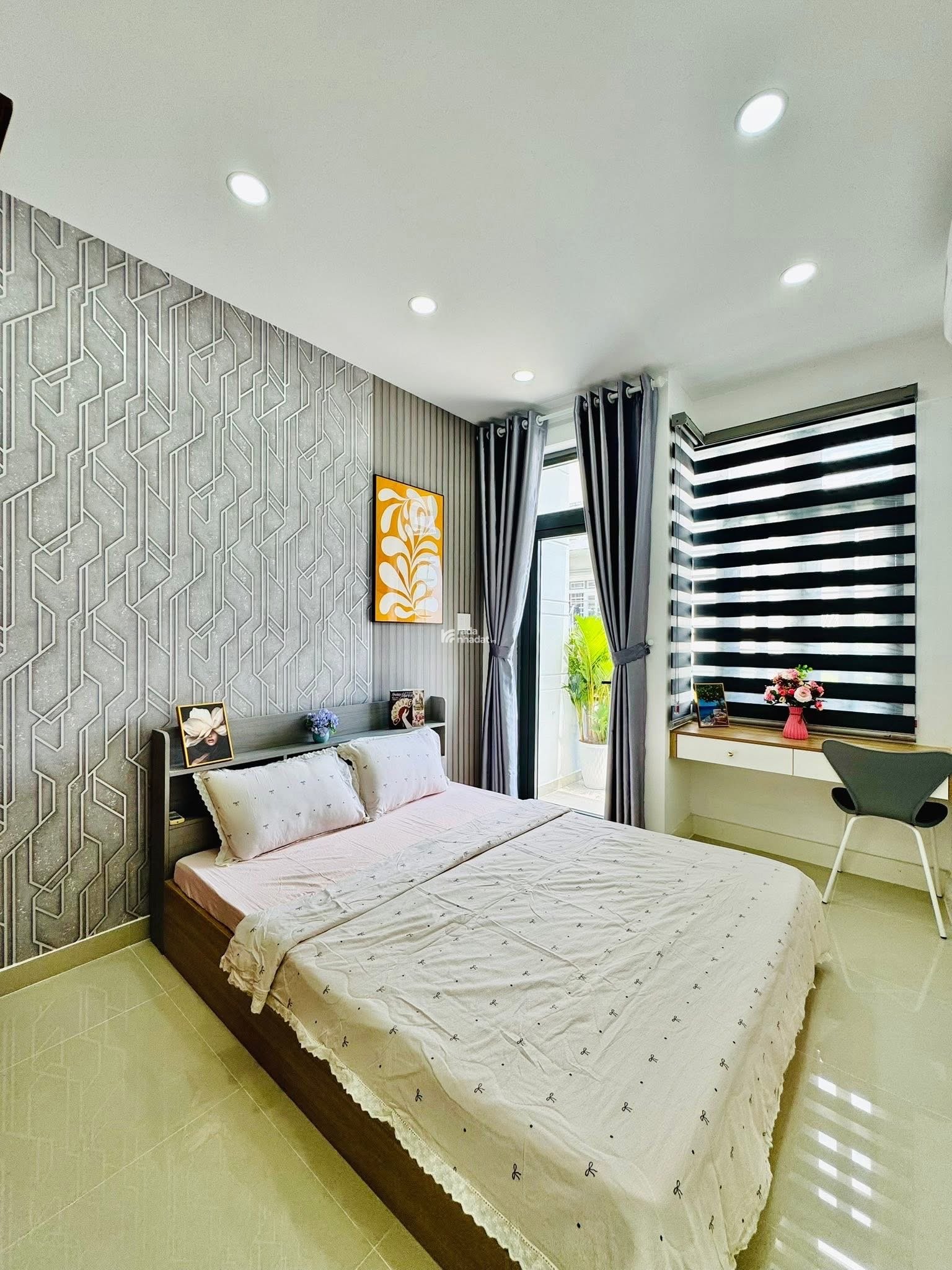 Bán nhà đường Thành Thái, Quận 10, 48m2 giá 6.2 tỷ, Sổ Hồng Riêng/ Hẻm ô tô thông thoáng 