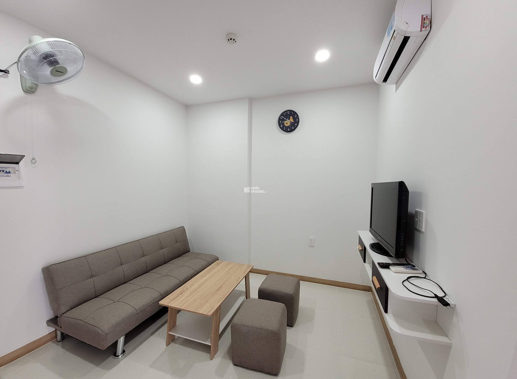 2pn2wc nhà mới 100%, ở được 6 người. Ib 0777 838 ***
