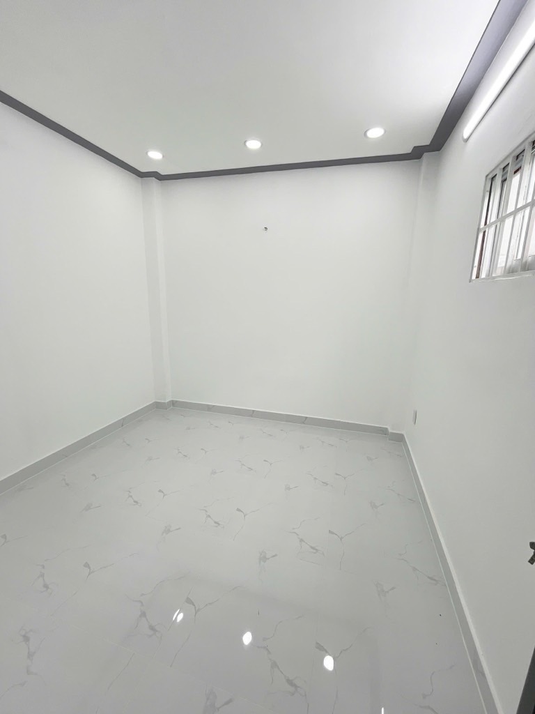 NHÀ ĐẸP GIÁ TỐT - NGAY NGÃ TƯ 4 XÃ - LÊ VĂN QUỚI - BÌNH LONG - 32M2 - 3 TẦNG MỚI ĐẸP - 3 PHÒNG NGỦ 