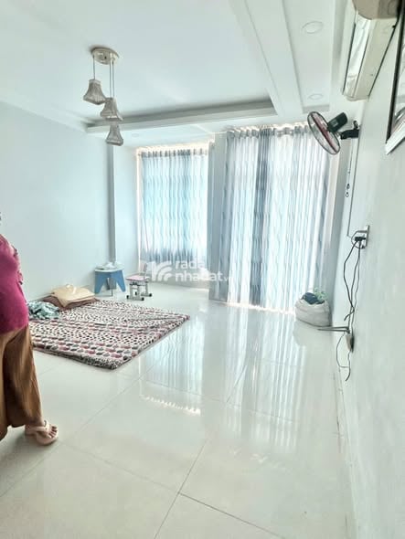 NHÀ MẶT TIỀN KHU BÌNH DÂN ,HIỆP BÌNH ,TRET 1LAU 2PN GIÁ 13,5TR