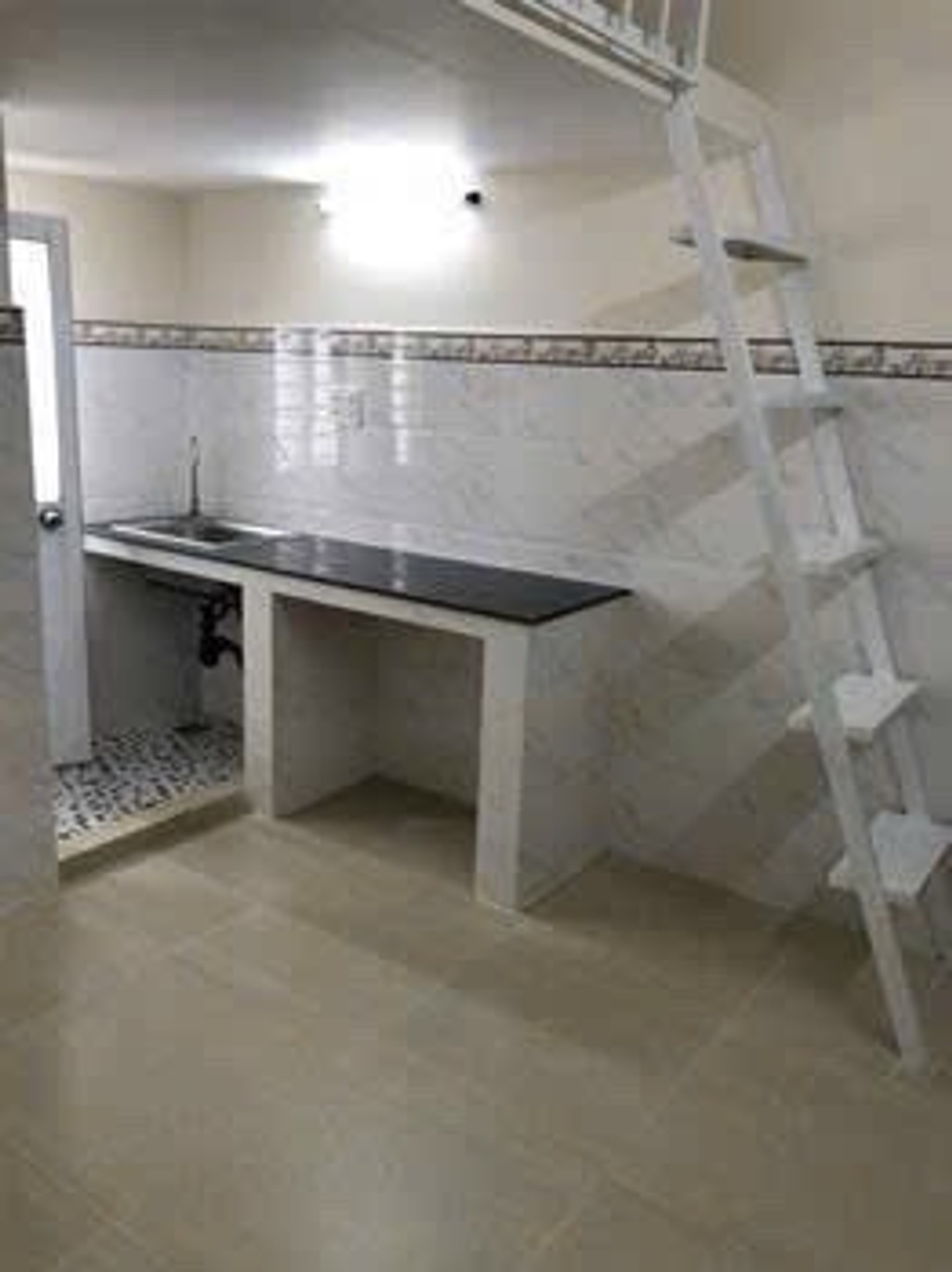 CHDV Nguyễn Minh Châu, 101m2, ngang 5.7m, 5 tầng, 22 phòng, DT 80tr/th, 12 tỷ TL
