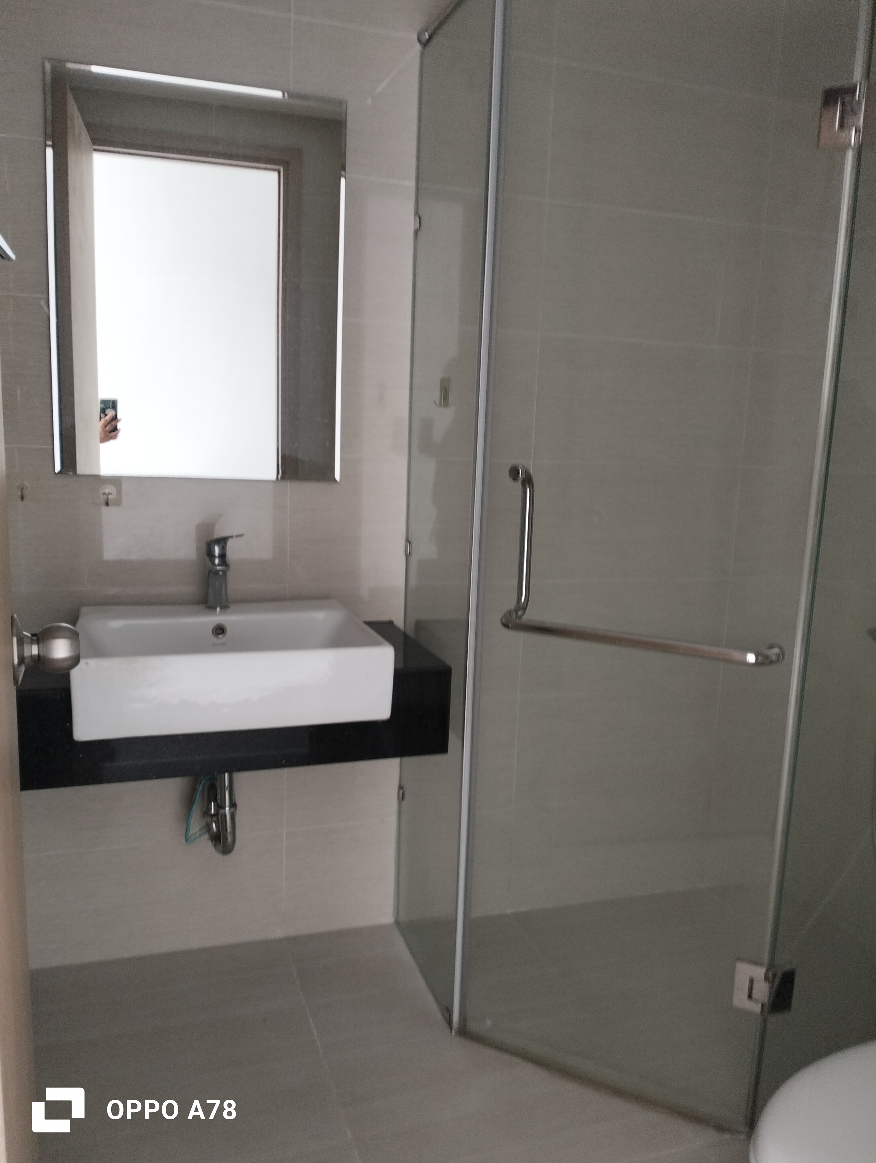 Căn hộ Botanic Premier -Đường Hồng Hà. Gồm 2 Phòng ngủ, 2 toilet. giá 15tr/th