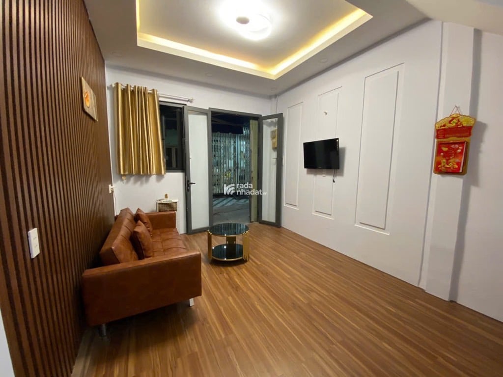 phí nhuận 2 tầng, nhỉnh 4t, phan xích long