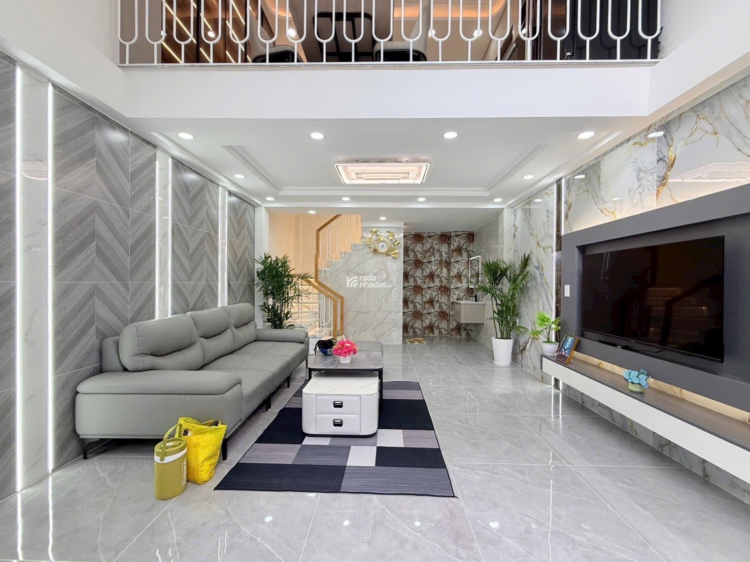 NHÀ ĐẸP FULL NỘI THẤT BÙI QUANG LÀ GÒ VẤP – 1 TRỆT 1 LỬNG 2 LẦU – HẺM 4M – HƯỚNG ĐÔNG NAM – 6.78 TỶ