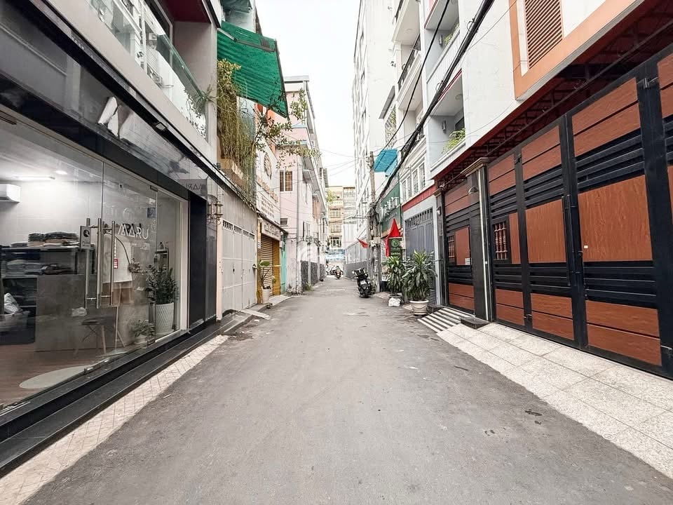 HXH PHAN ĐÌNH PHÙNG, PHÚ NHUẬN, 4 TẦNG CHUẨN KẾT CẤU Ở NGAY. GIẢM 2T CHỈ CÒN 7.5T TL 
