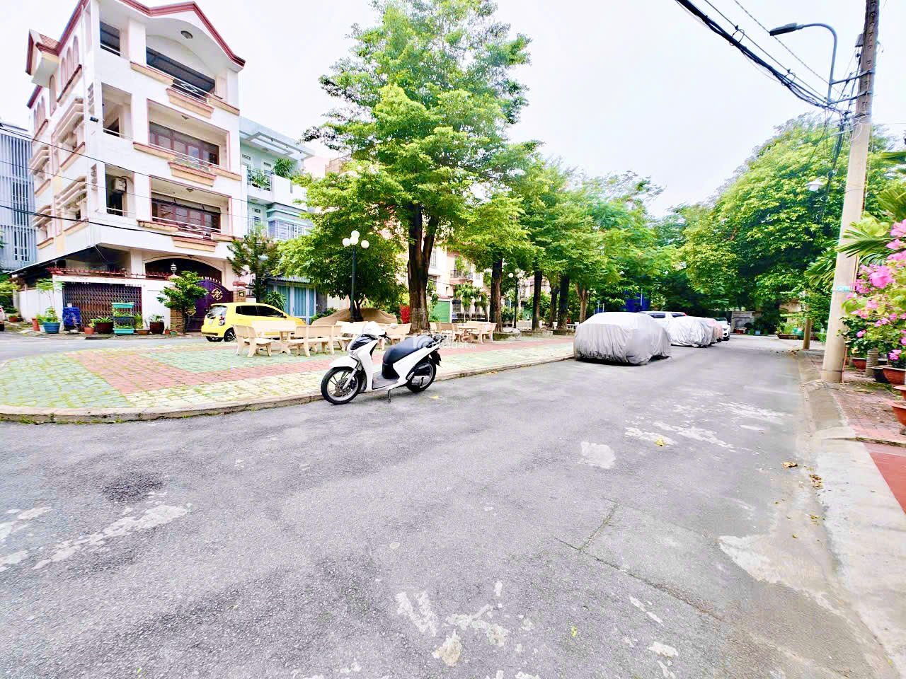 Nhà 1 Trệt 2 Lầu Hiện Đại, Đường Hoàng Diệu 2 Linh Chiểu, Thủ Đức, 5x17m, 3PN, Giá 14.2Tỷ