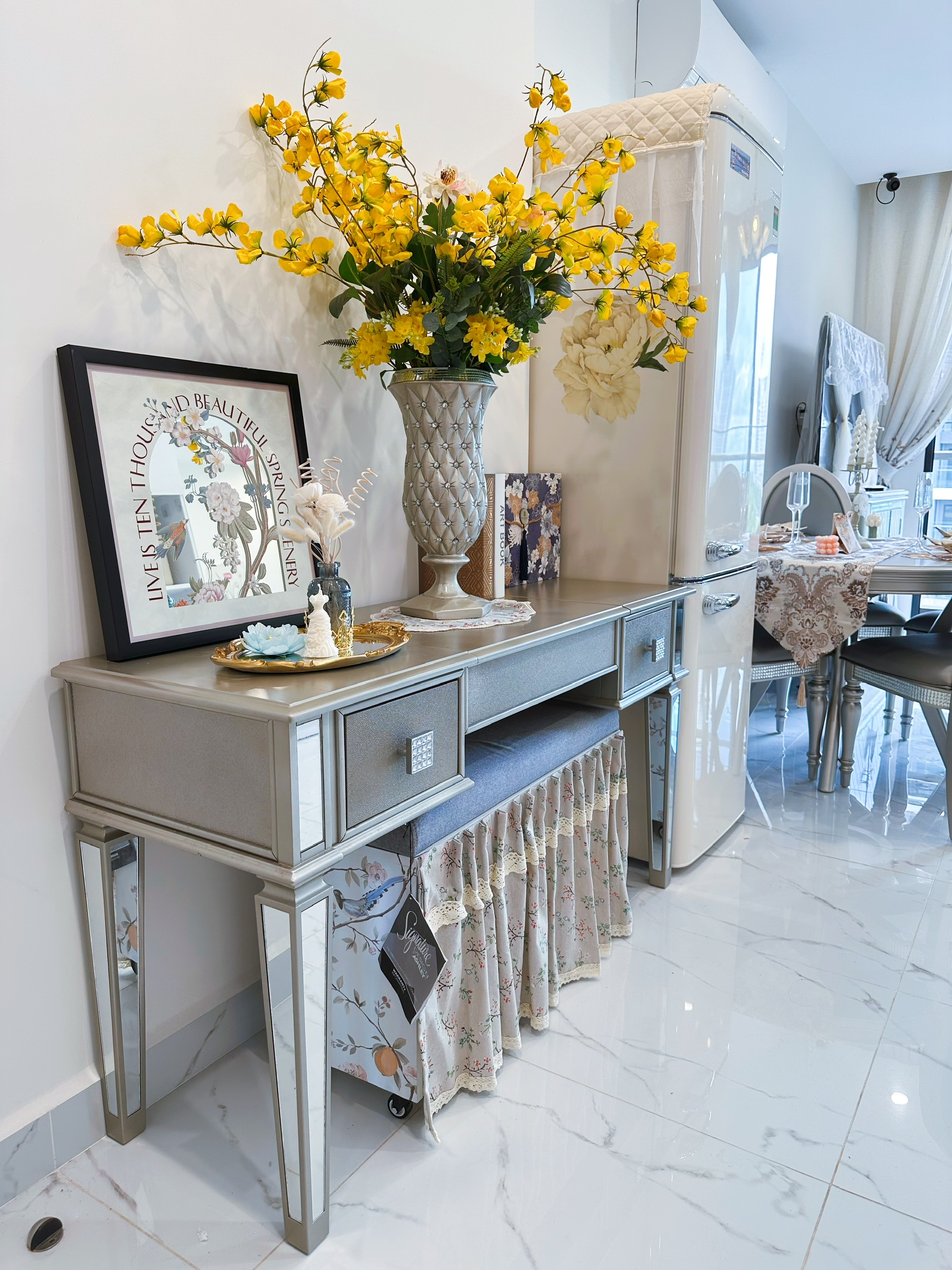 CHO THUÊ 2PN 69M2 FULL NỘI THẤT ĐẸP GIÁ CHỈ 13 TRIỆU TẠI VINHOMES QUẬN 9