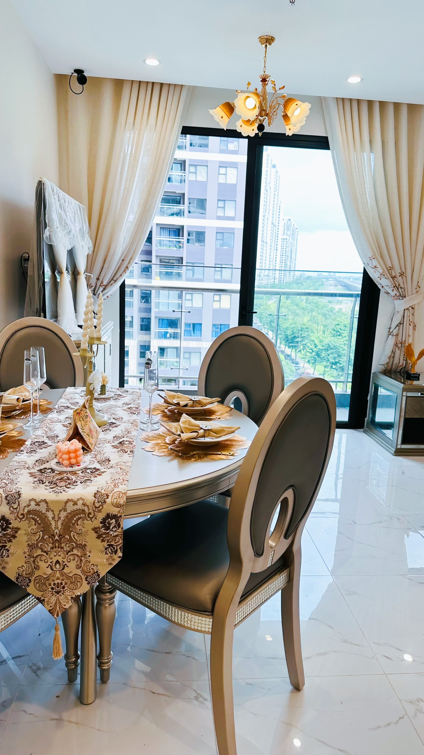 CHO THUÊ 2PN 69M2 FULL NỘI THẤT ĐẸP GIÁ CHỈ 13 TRIỆU TẠI VINHOMES QUẬN 9