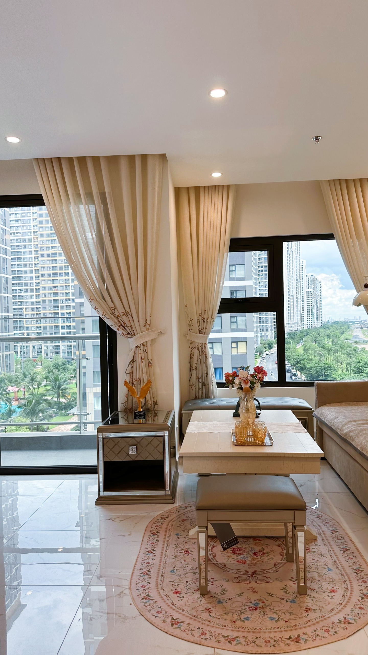 CHO THUÊ 2PN 69M2 FULL NỘI THẤT ĐẸP GIÁ CHỈ 13 TRIỆU TẠI VINHOMES QUẬN 9
