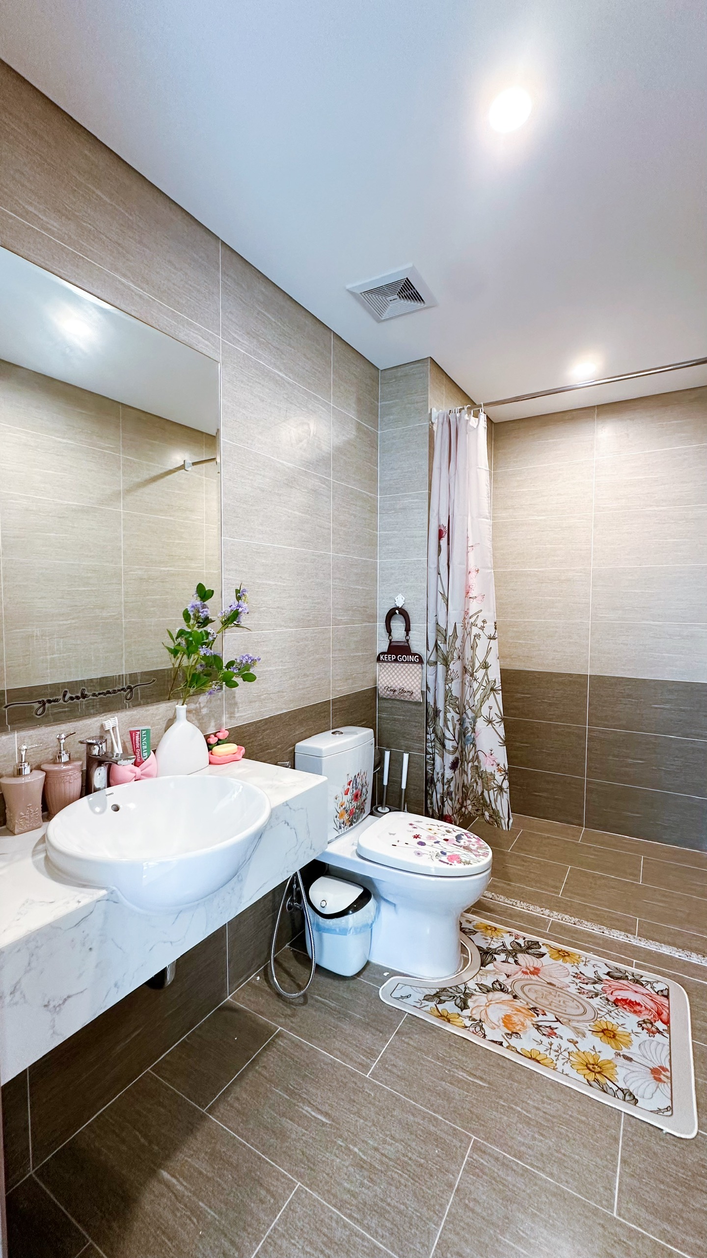 CHO THUÊ 2PN 69M2 FULL NỘI THẤT ĐẸP GIÁ CHỈ 13 TRIỆU TẠI VINHOMES QUẬN 9