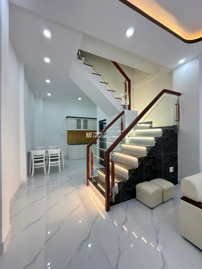 BÁN NHÀ ĐẸP 41M2 HẺM XE HƠI CHỈ 4.5 TỶ GẦN LÊ VĂN QUỚI HƯƠNG LỘ 2