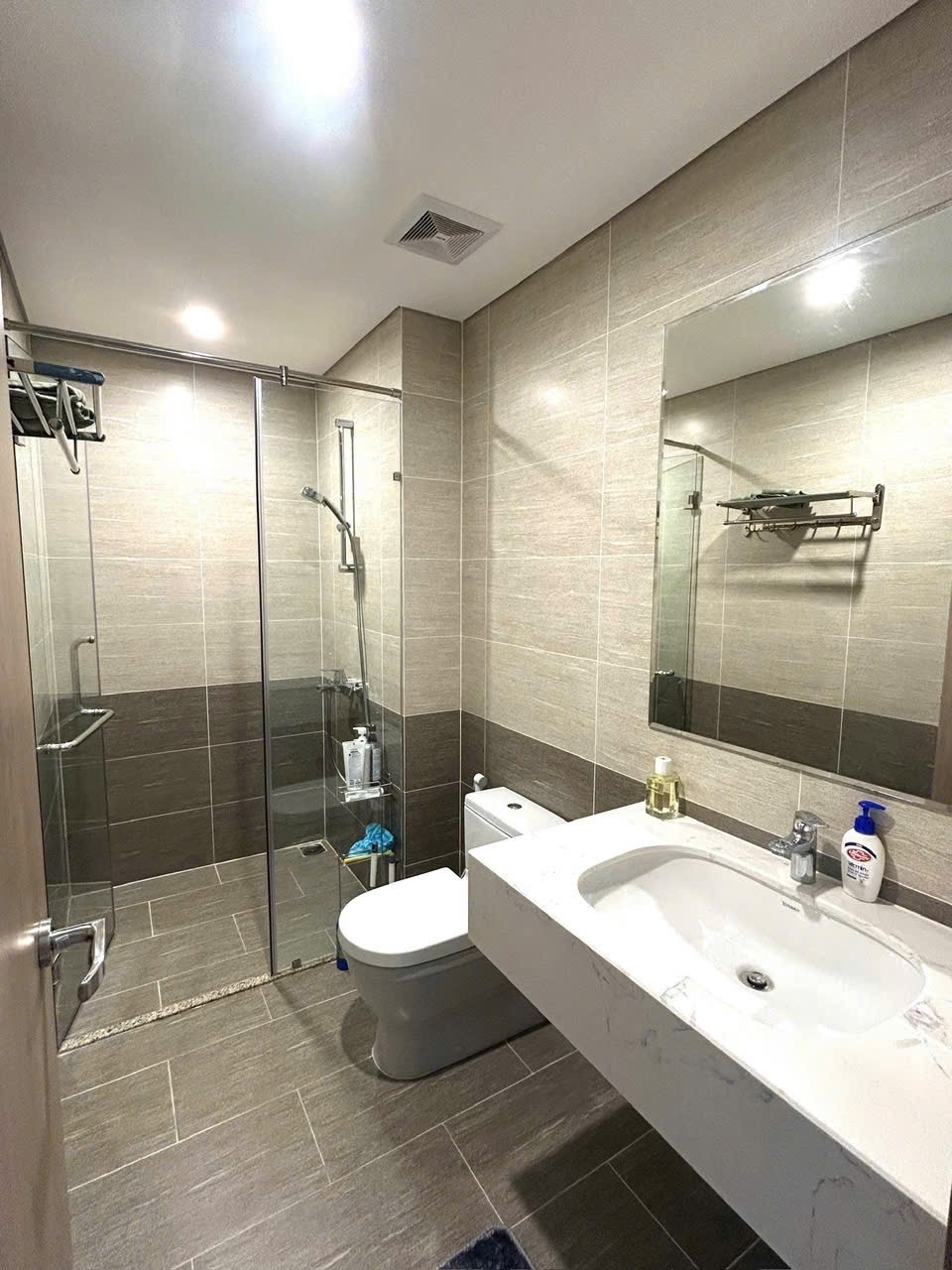 cần bán căn GH6 2pn2wc giá bán 3.6tỷ vinhomes grand park quận 9