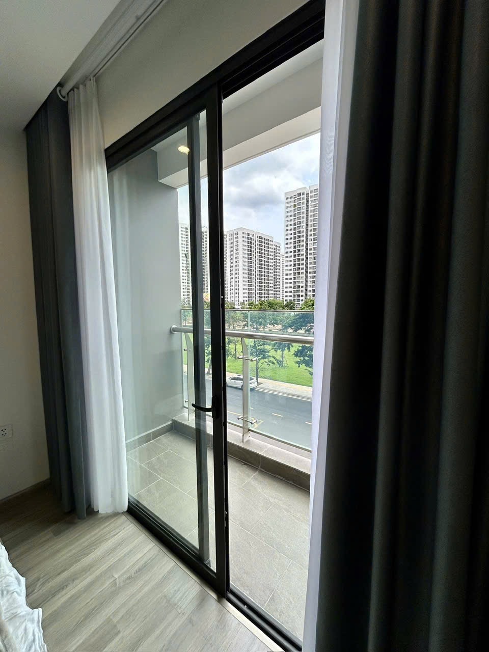 cần bán căn GH6 2pn2wc giá bán 3.6tỷ vinhomes grand park quận 9
