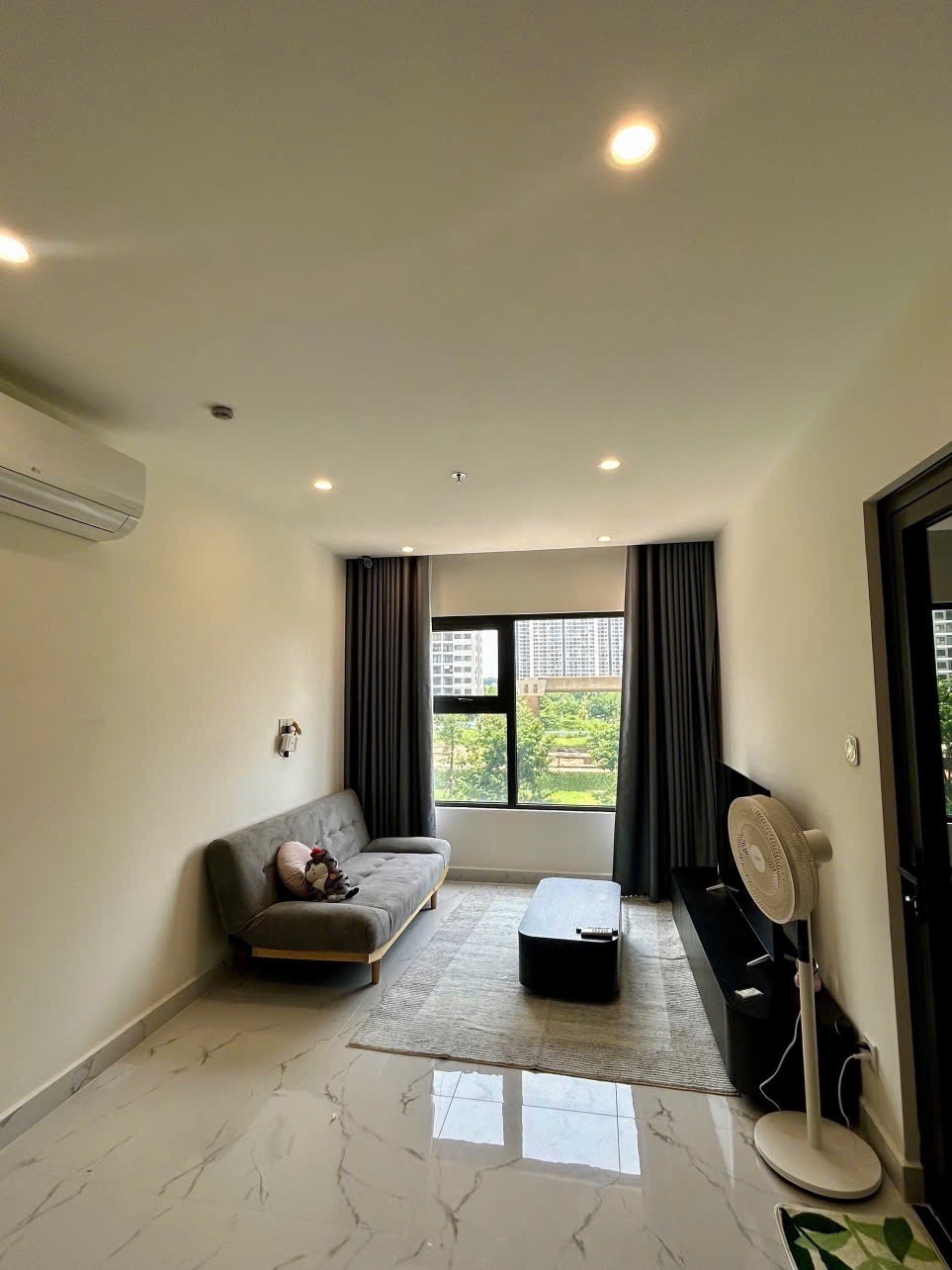 cần bán căn GH6 2pn2wc giá bán 3.6tỷ vinhomes grand park quận 9