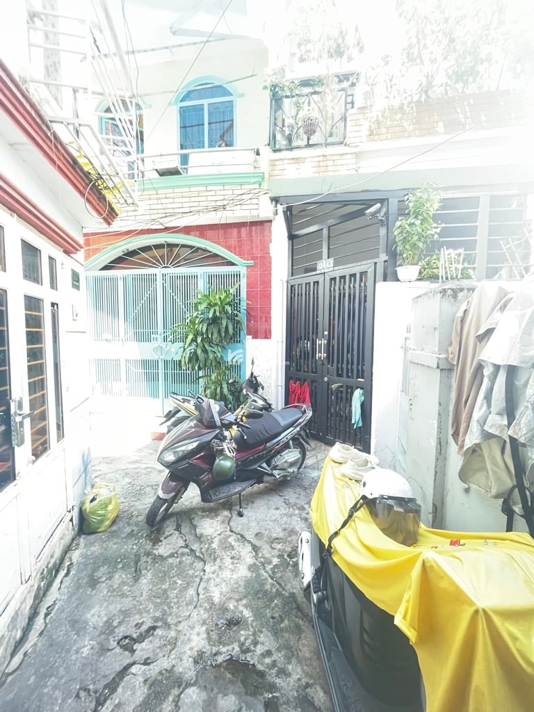 SÁT SÂN BAY, HẺM XE HƠI SÁT NHÀ, CÔ GIANG, PHÚ NHUẬN, 37M2 TIỆN XÂY. GIẢM 350TR CHỈ 5.5T TL 