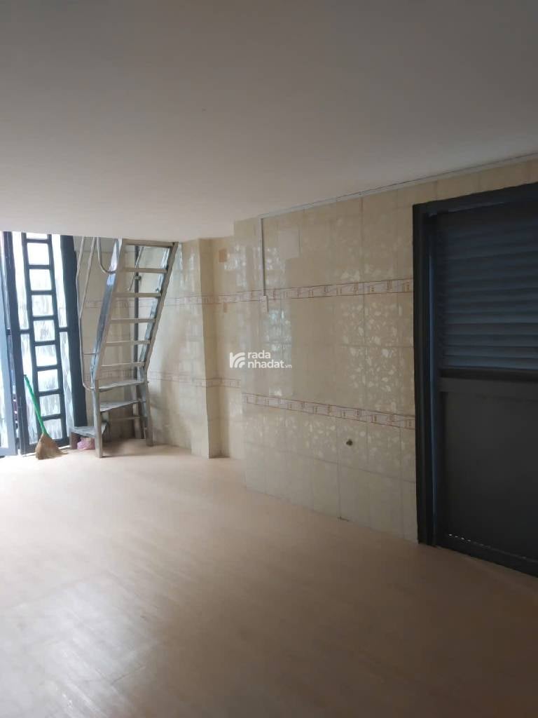 HẺM XE HƠI SÁT NHÀ, LẠC LONG QUÂN, TÂN BÌNH, 28M2 CÓ KC Ở NGAY. GIẢM 350TR CHỈ 3.78T TL