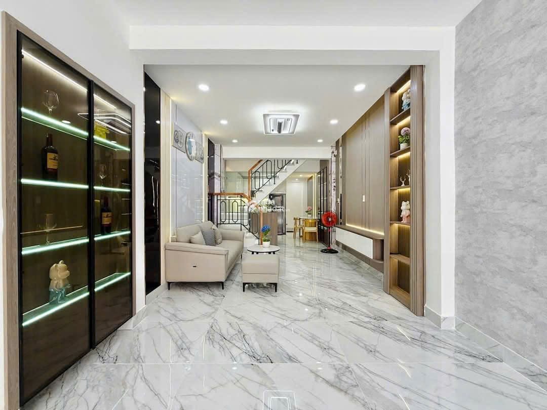 Ngộp! Bán gấp nhà 53m2 , đường Nguyễn Văn Luông, P12, Q6. Hẻm 7m, giá 6 tỷ 150 triệu. Xây 3 tầng