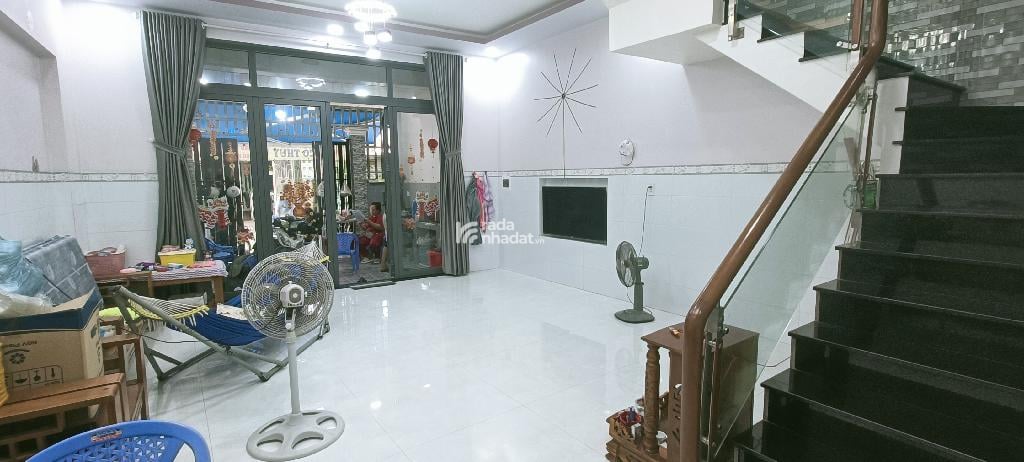 Bán Nhà 3 Tầng Đông Hòa , Dĩ an DT 130M2 , Đường Xe Tải Gần Go Dĩ an , Nhỉnh 4 tỷ xíu 