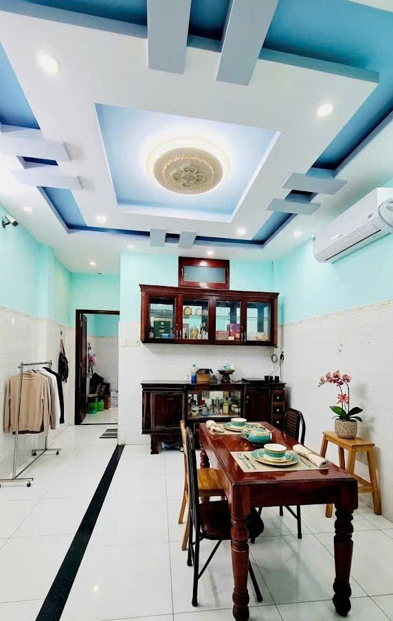 Bán nhà hẻm ô tô Lạc Long Quân, QUẬN TÂN BÌNH, 4 x 14m (56 m2), giá 8.15 tỷ