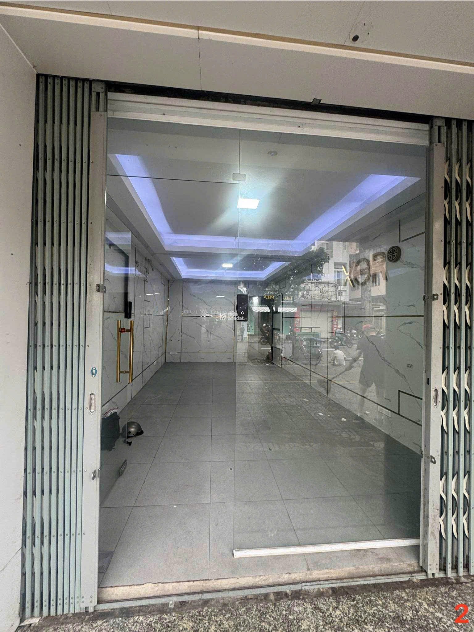 Chính chủ cho thuê nhà mặt tiền Hùng Vương Quận 5