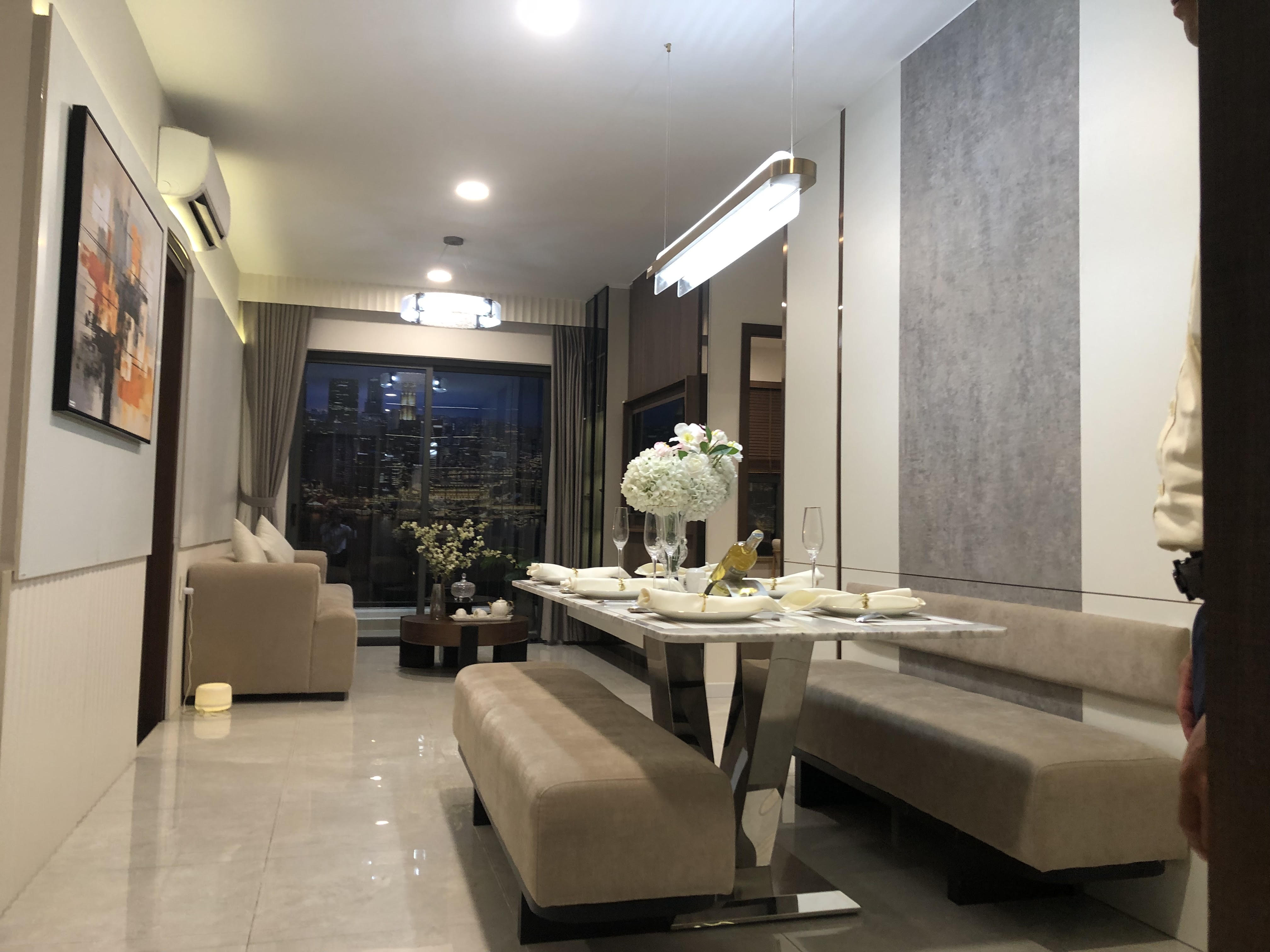 Bán Căn Hộ 3 Phòng Ngủ Mặt Tiền Quốc Lộ 13. DT: 75m2