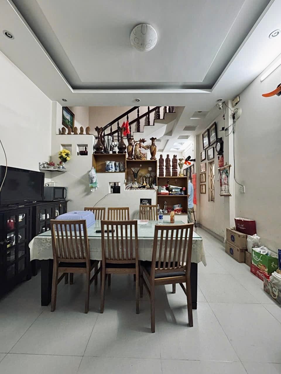 SẬP SÀN - GIẢM NGAY 800TR, GIÁ MỚI 8.8 TỶ - NHÀ ĐẸP 3 TẦNG 80m2 - HXH HOÀNG HOA THÁM