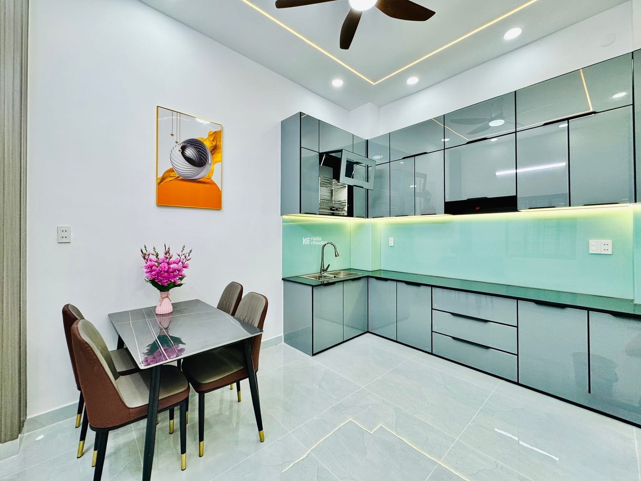 Lên sóng căn nhà 56m2 ngay Lê Quang Định, Gò Vấp. Giá 4 Tỷ 820 Tr. SHR, hẻm xe hơi 5m