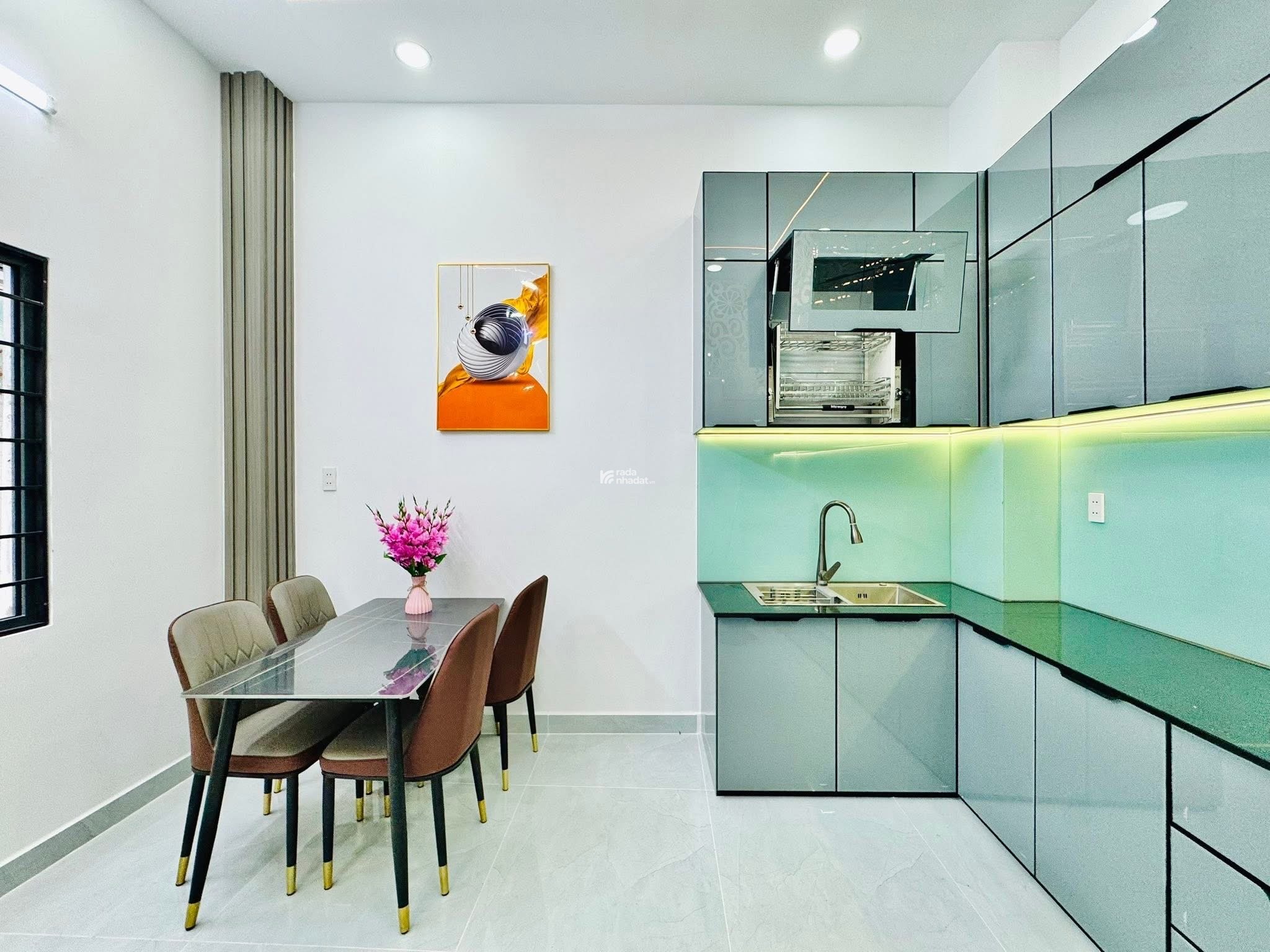 Lên sóng căn nhà 56m2 ngay Lê Quang Định, Gò Vấp. Giá 4 Tỷ 820 Tr. SHR, hẻm xe hơi 5m