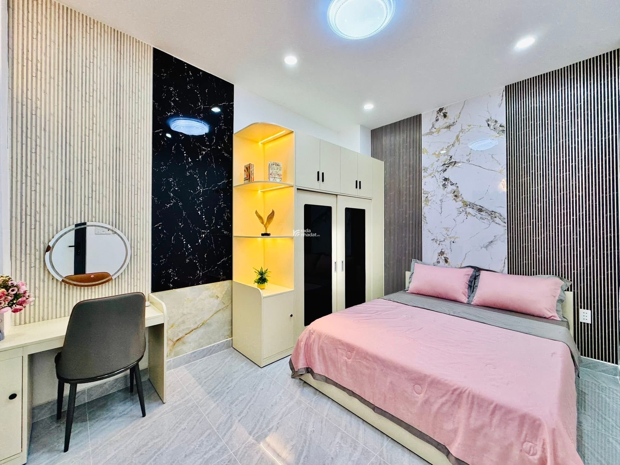 Lên sóng căn nhà 56m2 ngay Lê Quang Định, Gò Vấp. Giá 4 Tỷ 820 Tr. SHR, hẻm xe hơi 5m