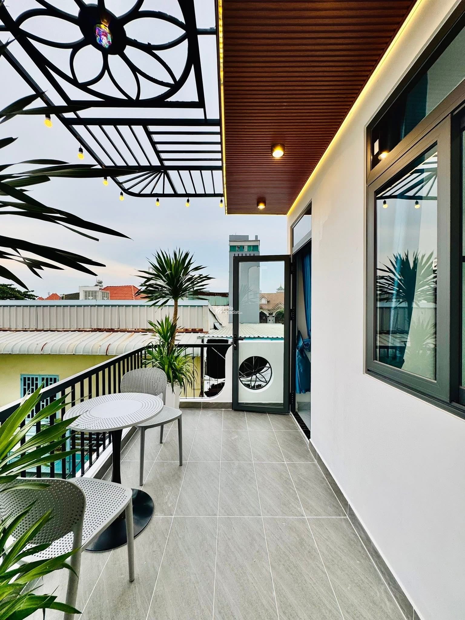 Lên sóng căn nhà 56m2 ngay Lê Quang Định, Gò Vấp. Giá 4 Tỷ 820 Tr. SHR, hẻm xe hơi 5m