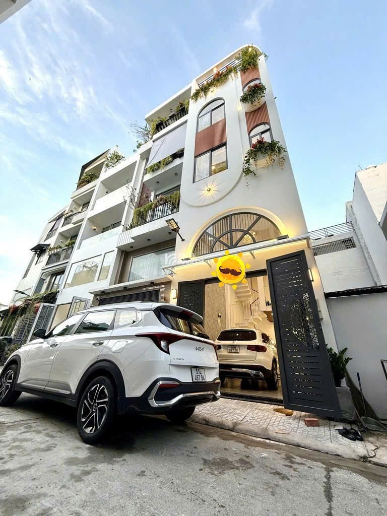 Nhà đẹp mới xây 100%  Xe hơi vào nhà  Phạm Văn Chiêu  P9  Gò Vấp  5 tầng  Giá 9.9tỷ