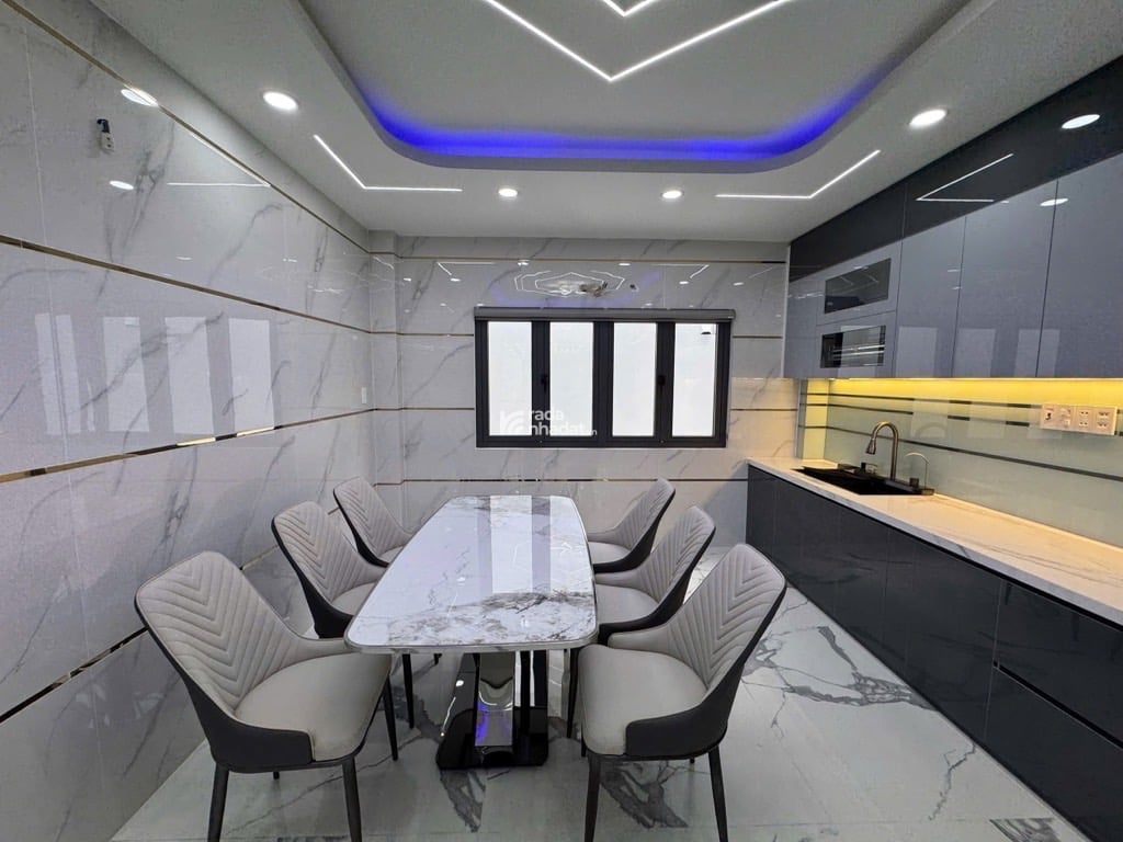 Nhà Siêu to - Giá Tốt -  Bình Tân - Hẻm 7m -  68m2 - 5 Tầng -  chỉ 7ty99