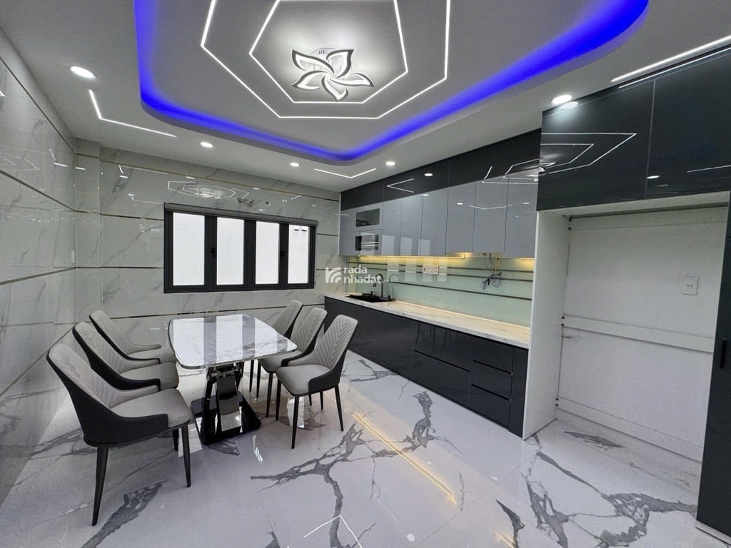 Nhà Siêu to - Giá Tốt -  Bình Tân - Hẻm 7m -  68m2 - 5 Tầng -  chỉ 7ty99