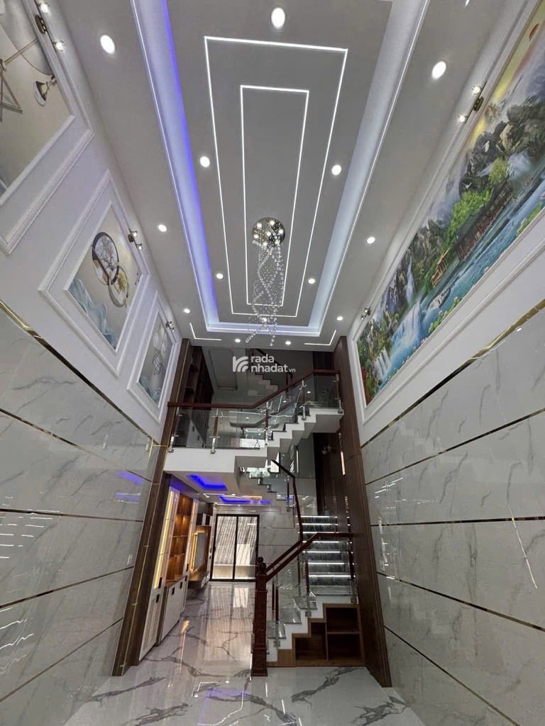 Nhà Siêu to - Giá Tốt -  Bình Tân - Hẻm 7m -  68m2 - 5 Tầng -  chỉ 7ty99