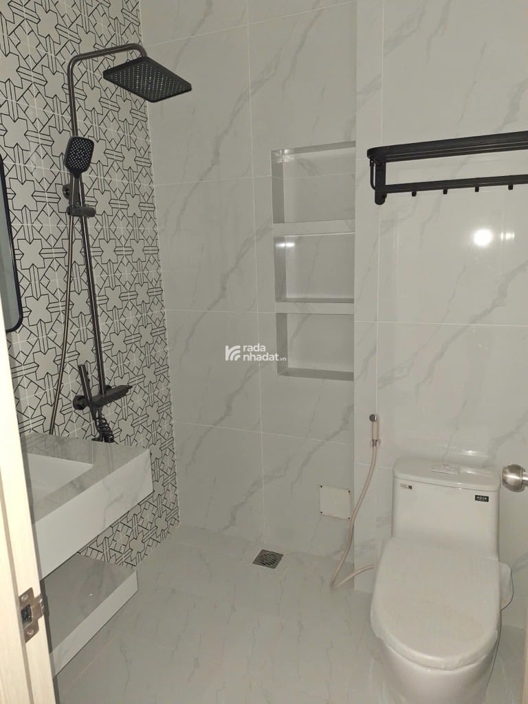 GIÁ GIẢM SIÊU SÂU, MTKD NGUYỄN ĐÌNH CHÍNH, PHÚ NHUẬN, 4 TẦNG MỚI Ở NGAY. GIẢM 6T CHỈ CÒN 15T TL 