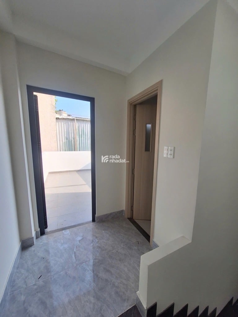 GIÁ GIẢM SIÊU SÂU, MTKD NGUYỄN ĐÌNH CHÍNH, PHÚ NHUẬN, 4 TẦNG MỚI Ở NGAY. GIẢM 6T CHỈ CÒN 15T TL 