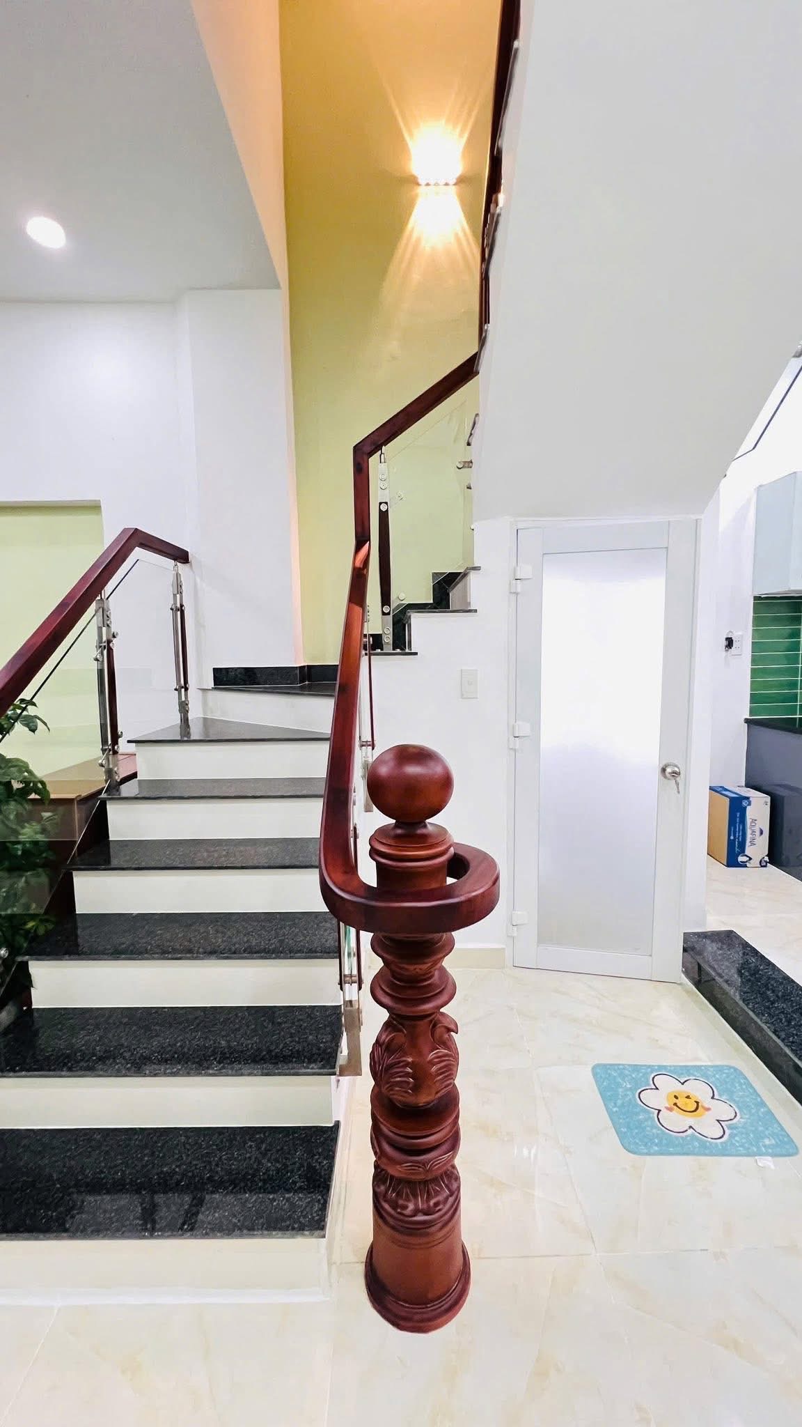 Bán nhà hẻm 5m ,DT 68m2 ,4 Tỷ 700 ,nhà đường số 22 Hiệp Bình Chánh Thủ Đức - Hoàn công đầy đủ - SHR